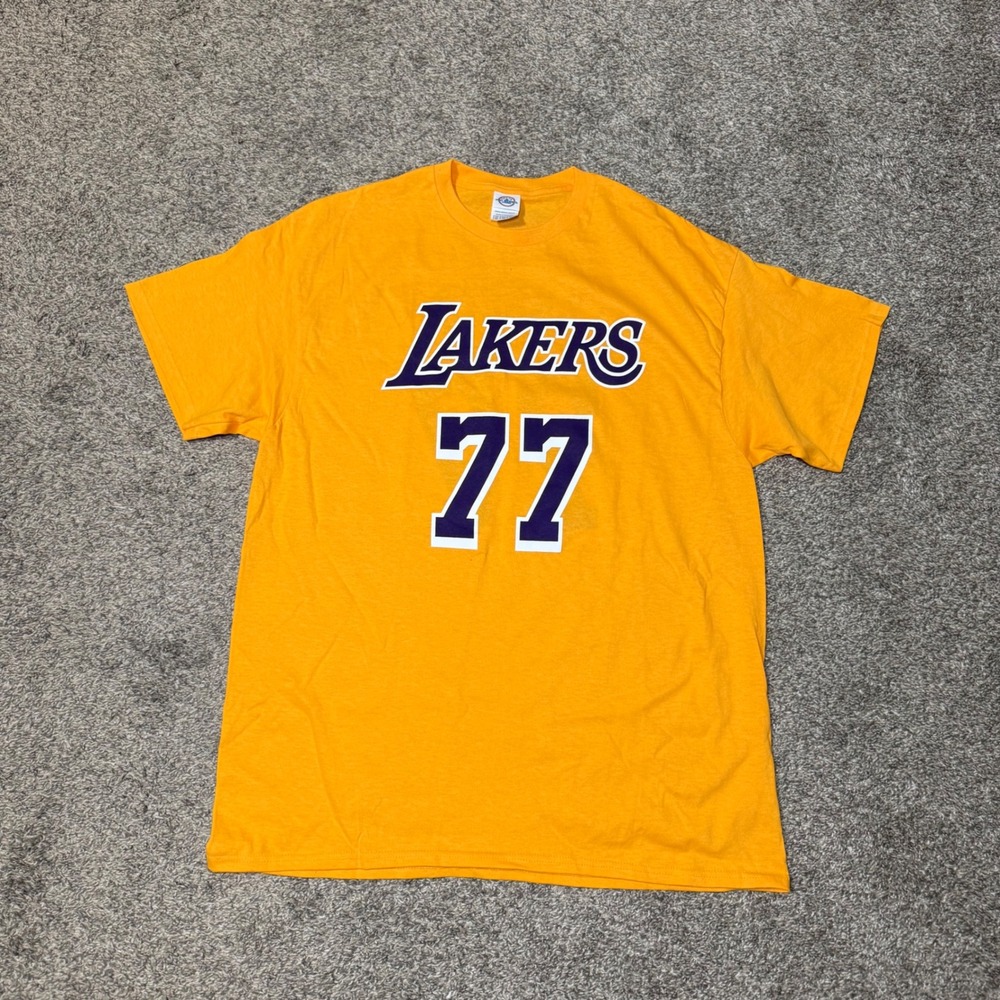 Delta Pro Weight Los Angeles Lakers Luka Doncic 77 Graphic T-Shirt Gold XL Mens